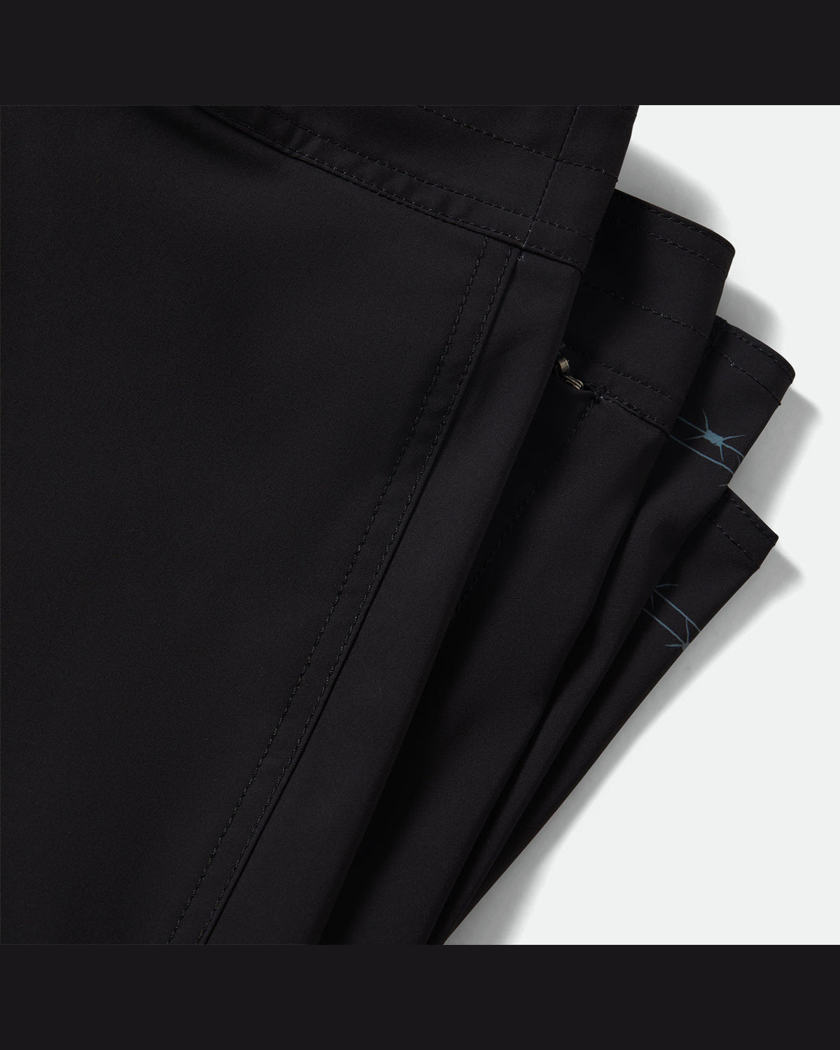 BLITZ BOARDSHORT 21" - BLACK MASKS