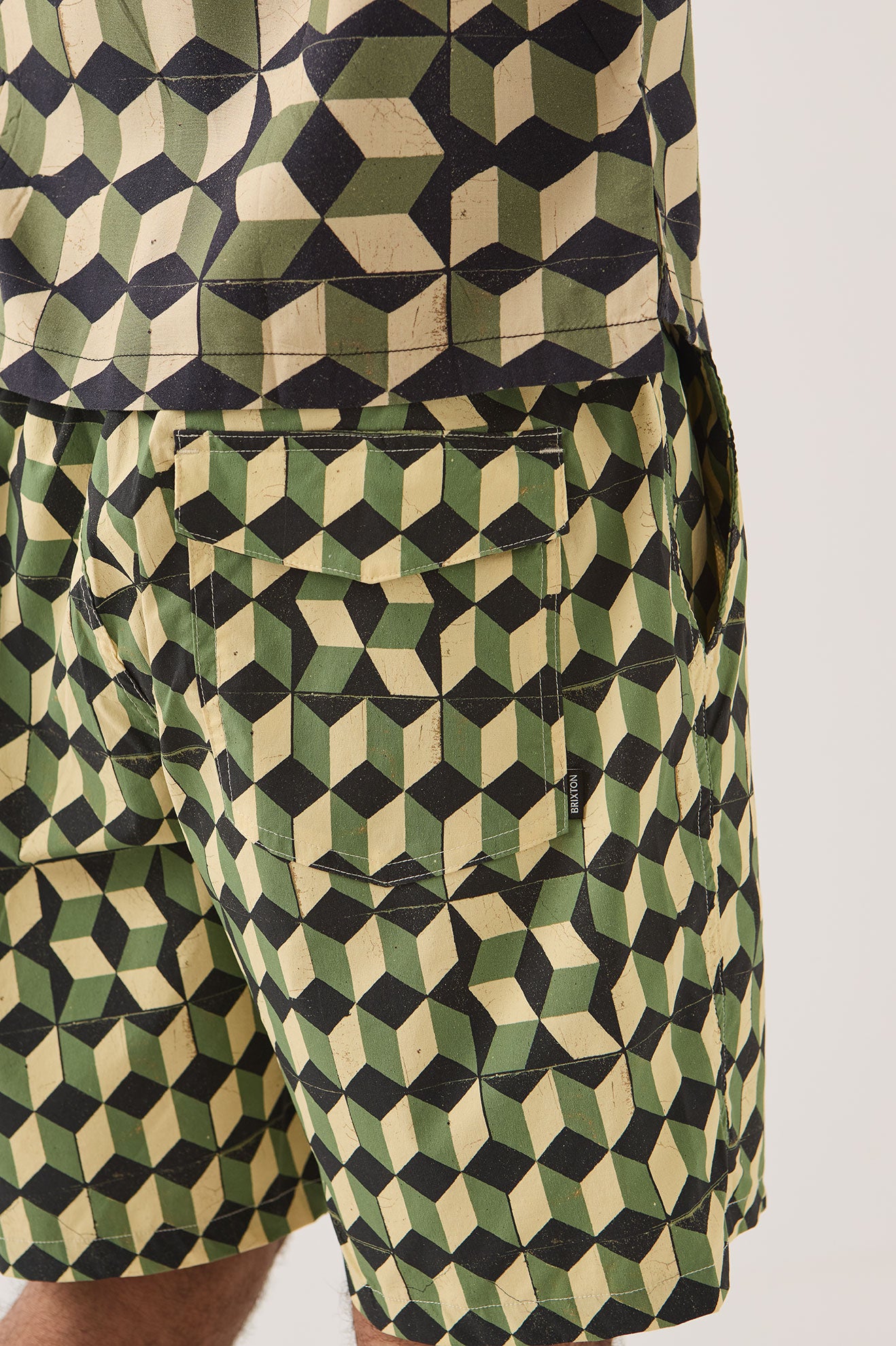 BURGER SHE WROTE HYBRID SHORT - BLACK/GREEN TILE