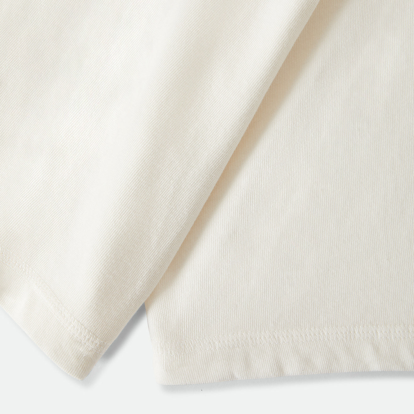 CAREFREE ORGANIC GD CROPPED HENLEY - OFF WHITE