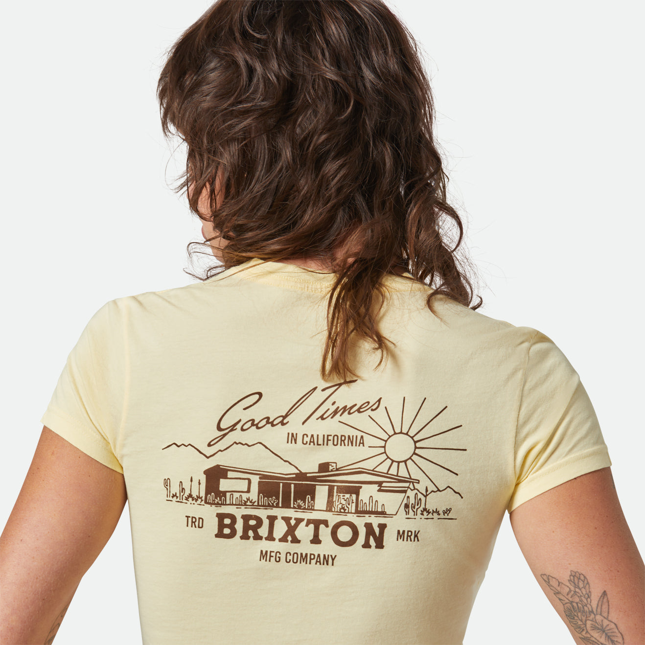 GOOD TIMES FITTED CREW TEE - PANNA COTTA