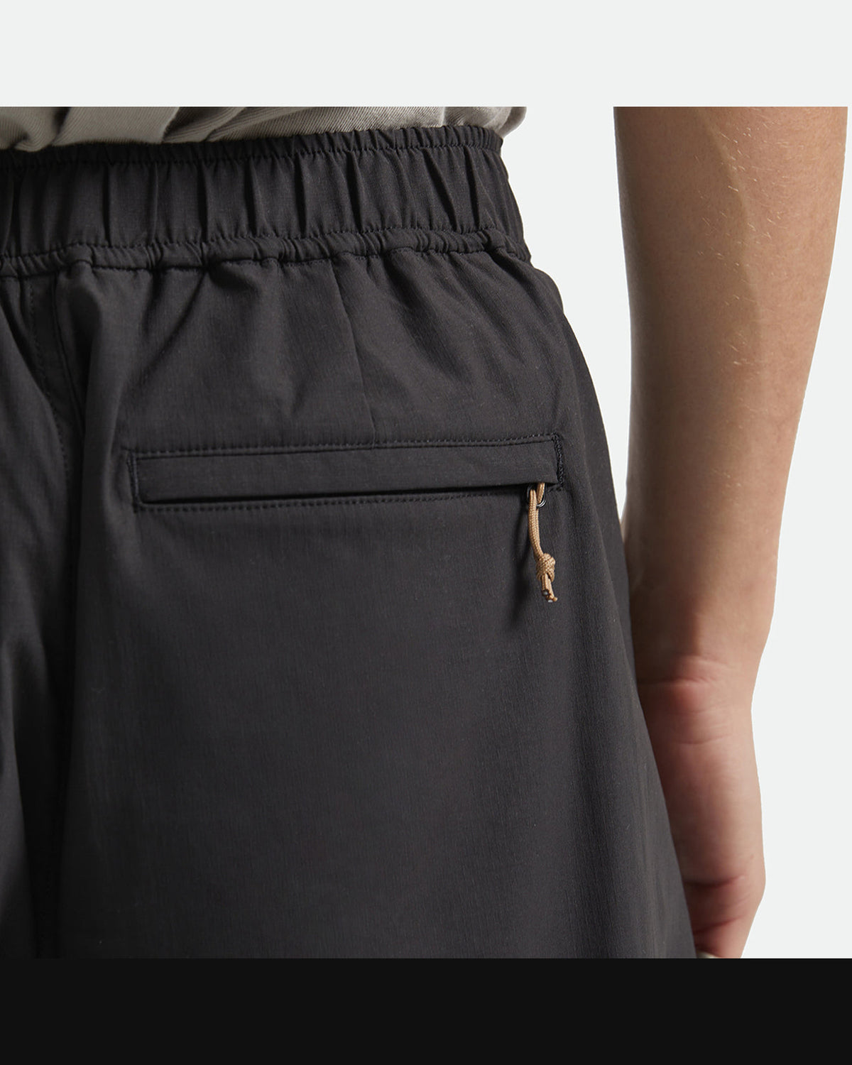 JOURNEY UTILITY SHORT - BLACK