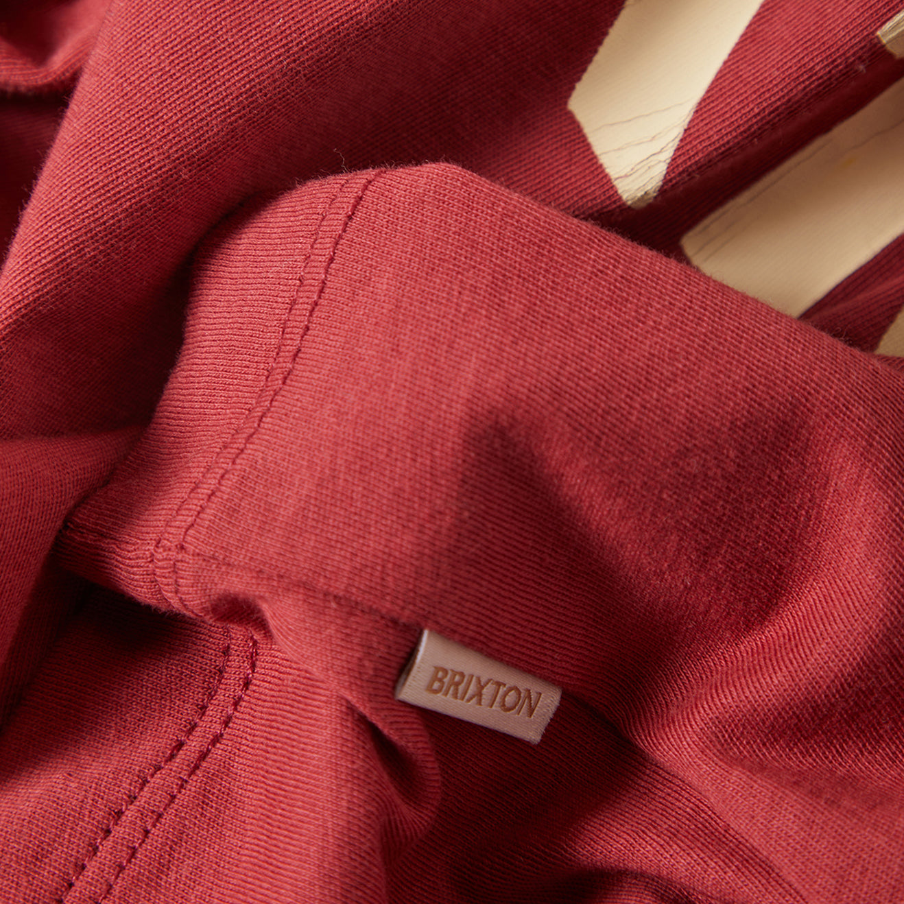 SWALLOW SKY CROPPED RAGLAN - ROBUST RED/PEACH COBBLER