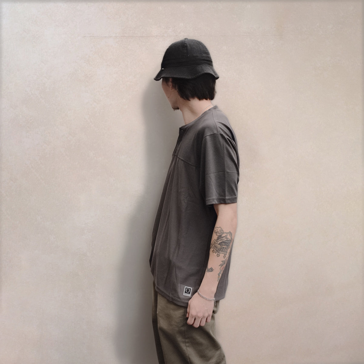 JOURNEY S/S HENLEY - BLACK
