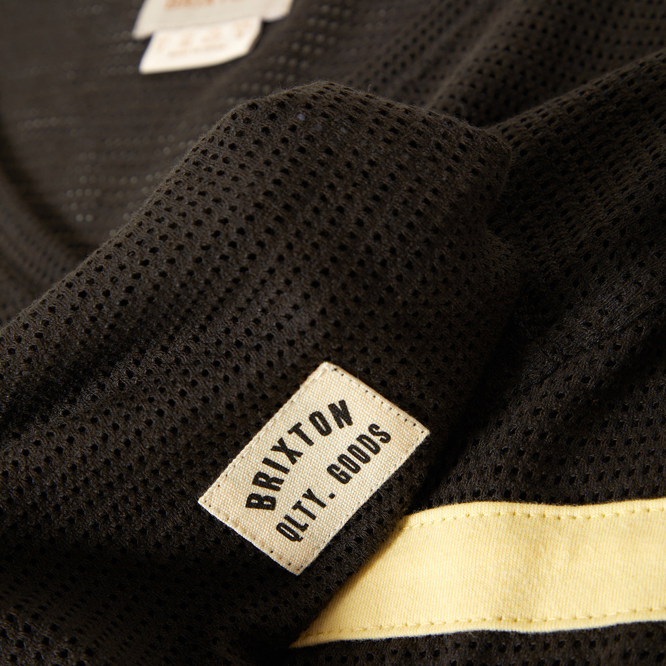 VARSITY FOOTBALL MESH TEE - WASHED BLACK