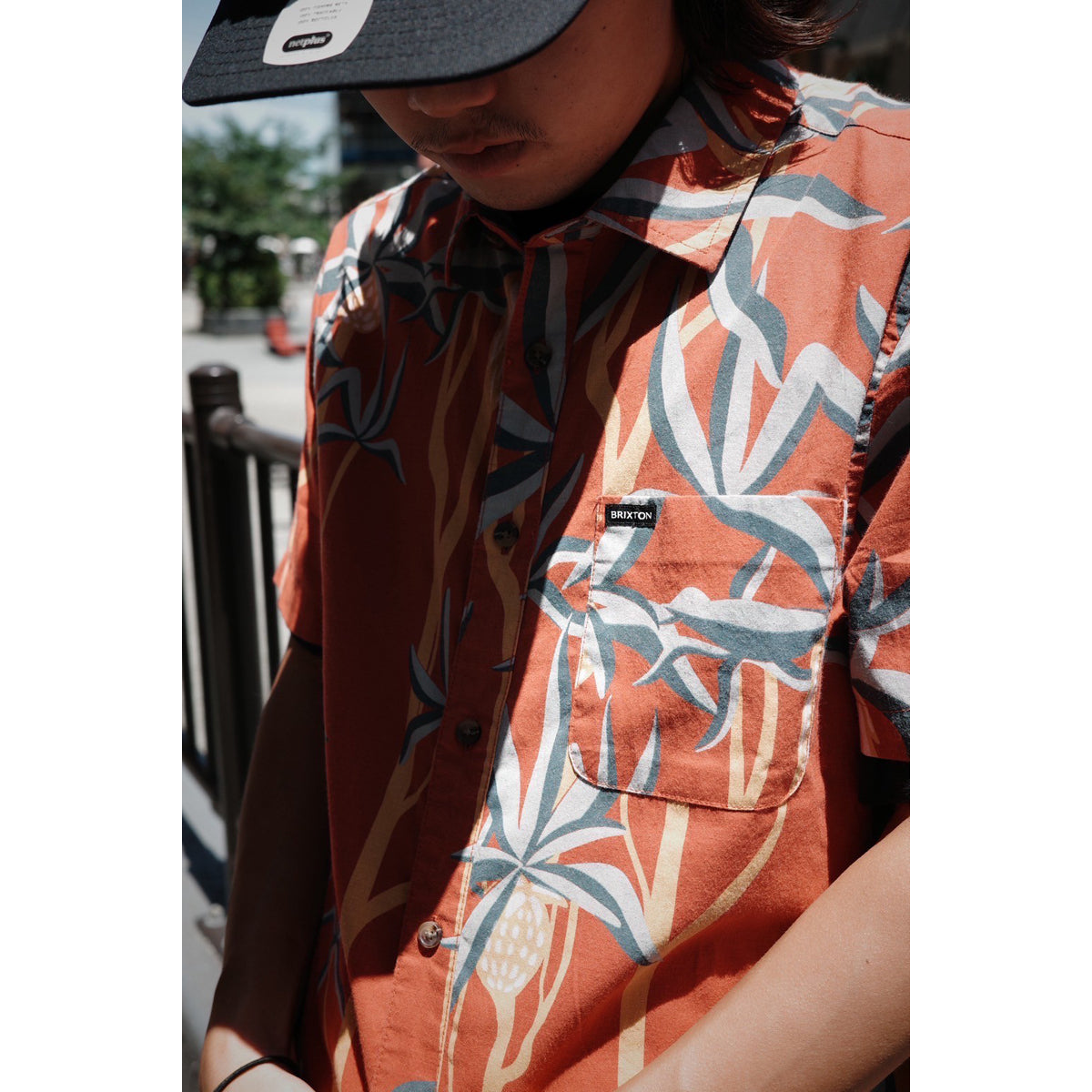 CHARTER PRINT S/S WVN-DARK RED SCENIC TRIP