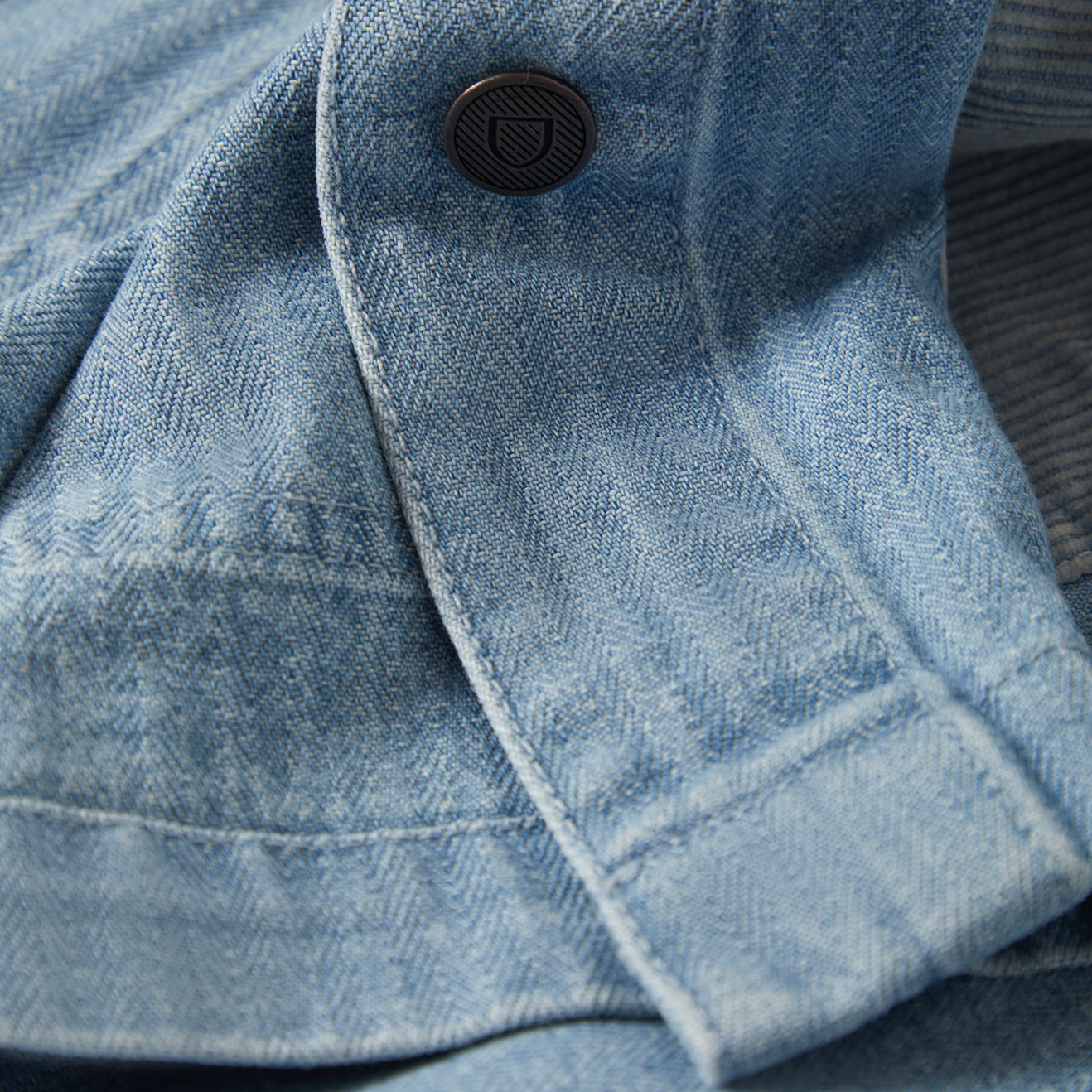 HERRINGBONE LW CHORE COAT - LIGHT WASH DENIM HERRINGBONE