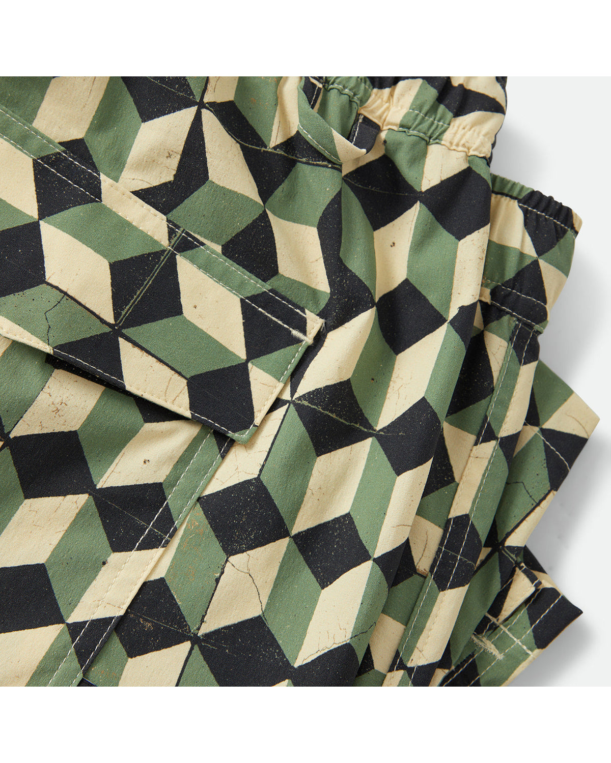 BURGER SHE WROTE HYBRID SHORT - BLACK/GREEN TILE