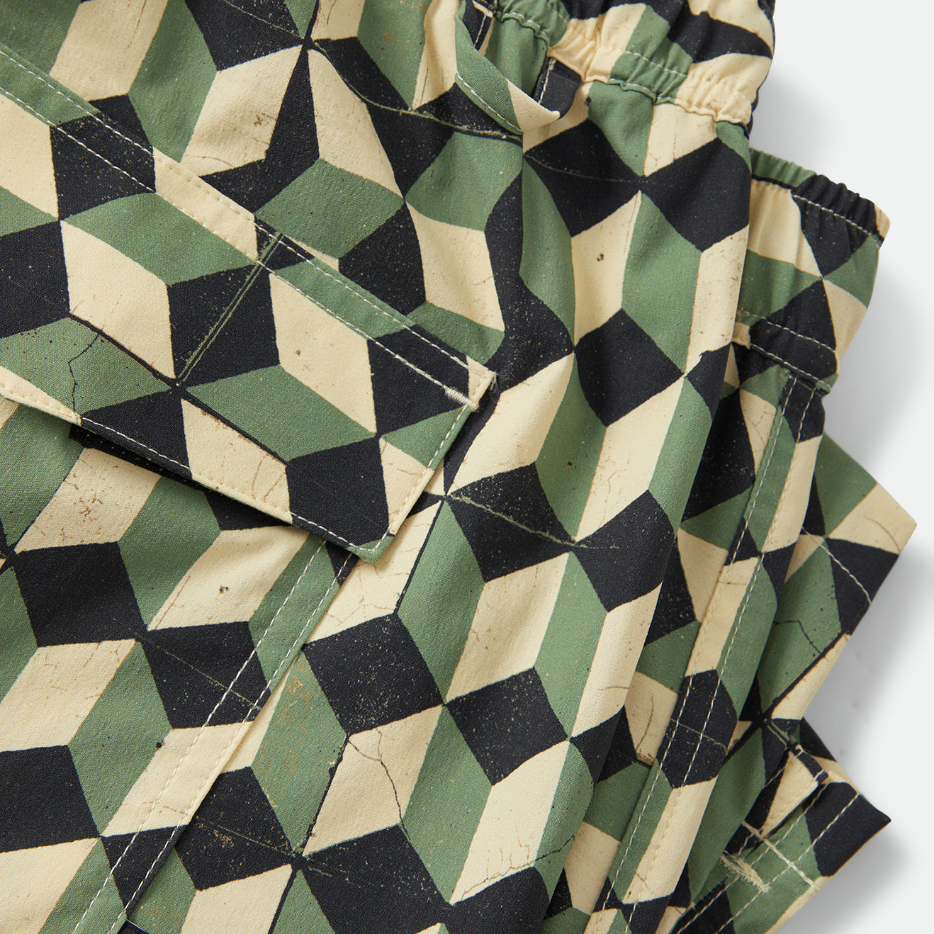 BURGER SHE WROTE HYBRID SHORT - BLACK/GREEN TILE