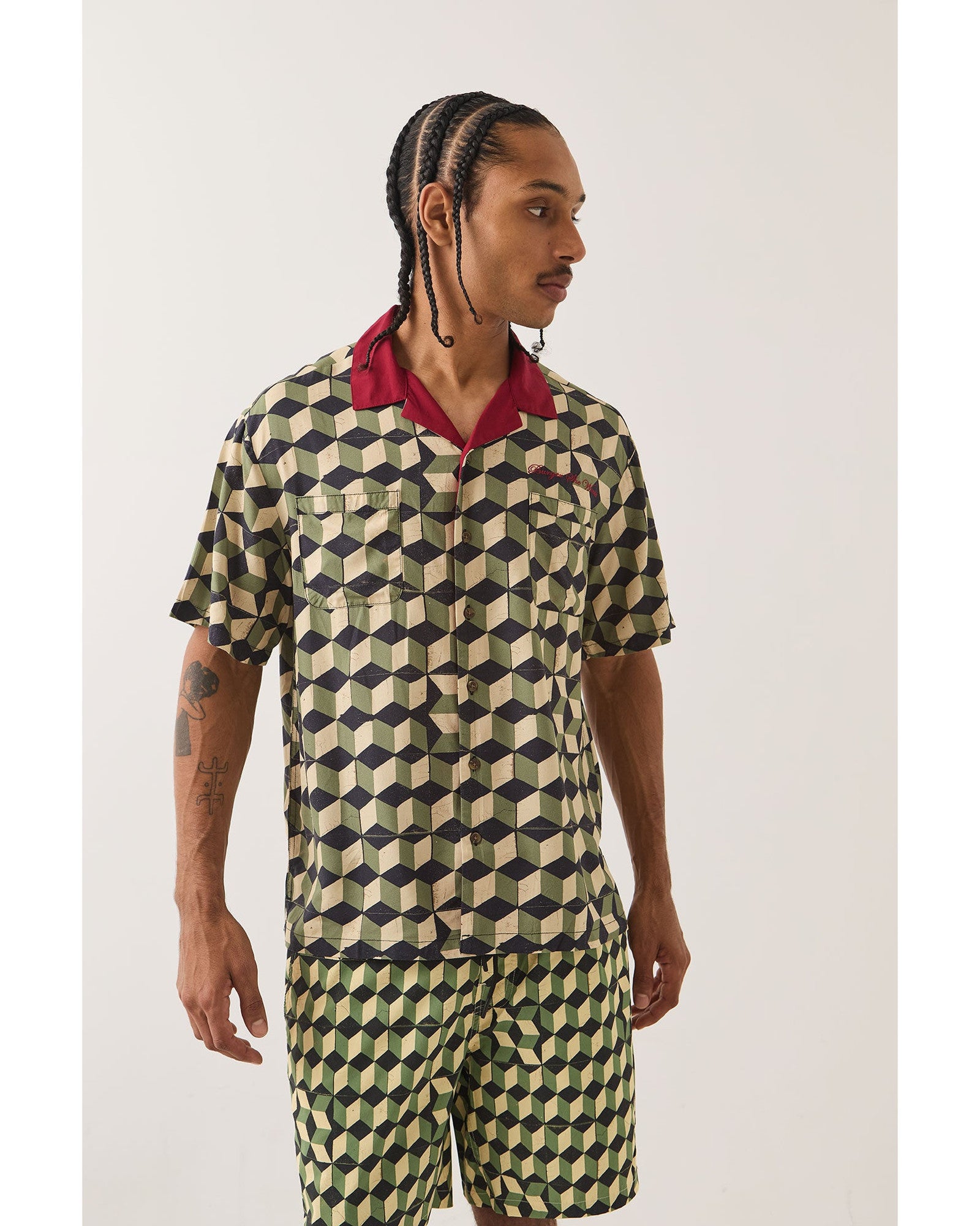 BURGER SHE WROTE S/S WVN - BLACK/GREEN TILE