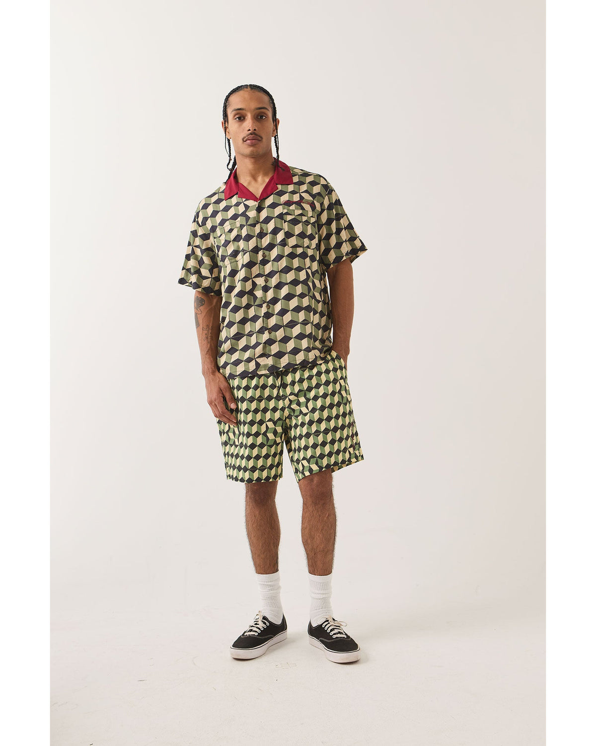 BURGER SHE WROTE S/S WVN - BLACK/GREEN TILE