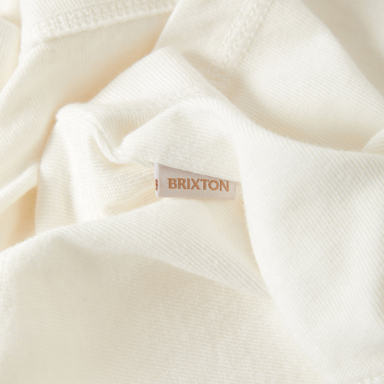 CAREFREE ORGANIC GD CROPPED HENLEY - OFF WHITE