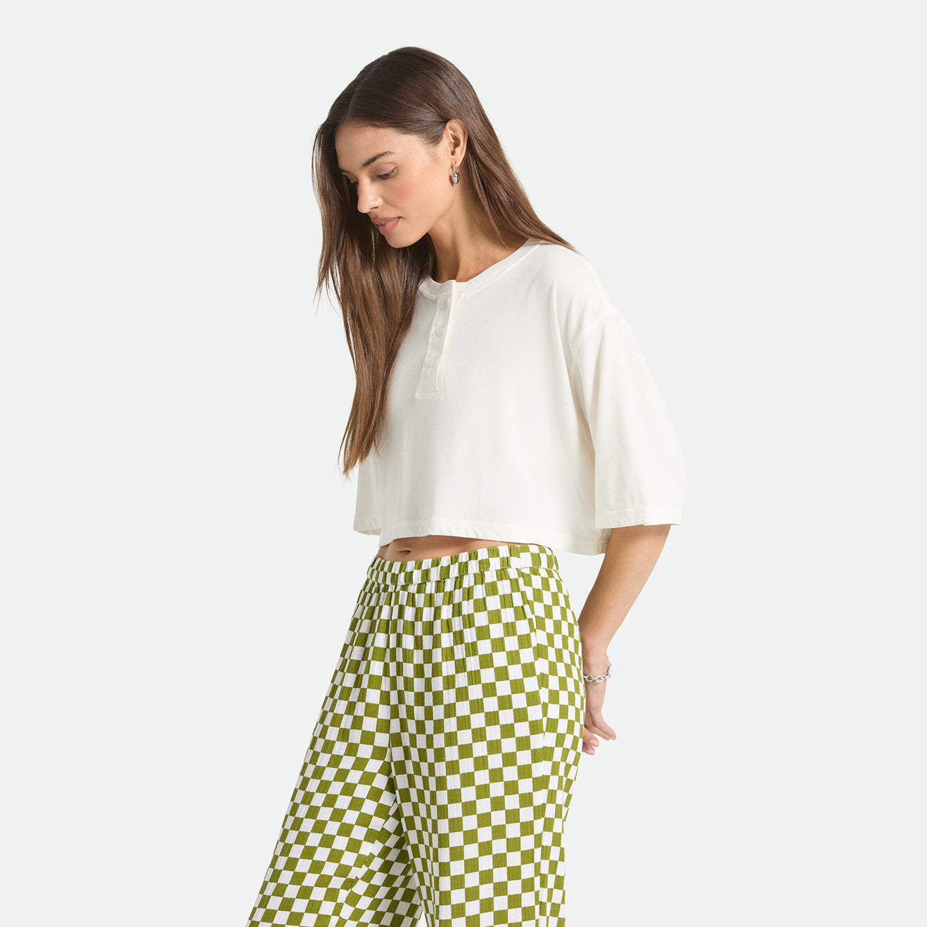 CAREFREE ORGANIC GD CROPPED HENLEY - OFF WHITE