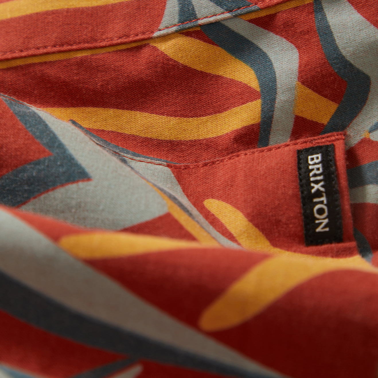 CHARTER PRINT S/S WVN-DARK RED SCENIC TRIP