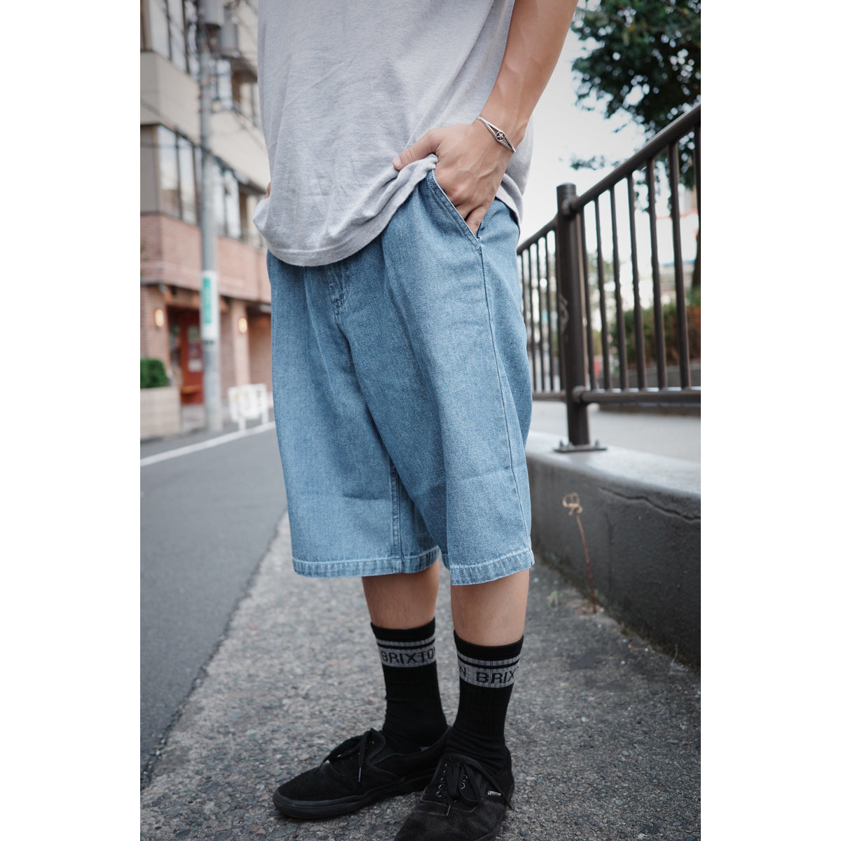 CHOICE CHINO BAGGY SHORT - LIGHT WASH DENIM HERRINGBONE