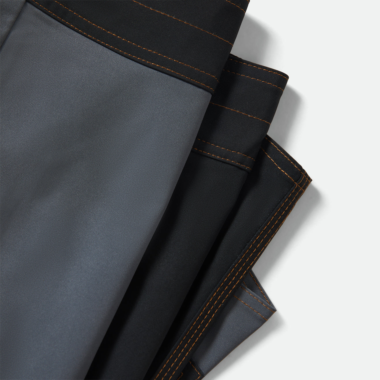 CLASSIC TRUNK 17" - BLACK/FUTURE GREY