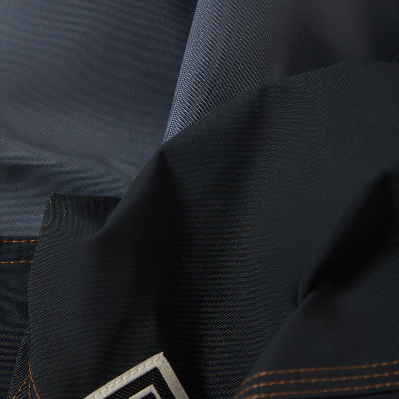 CLASSIC TRUNK 17" - BLACK/FUTURE GREY