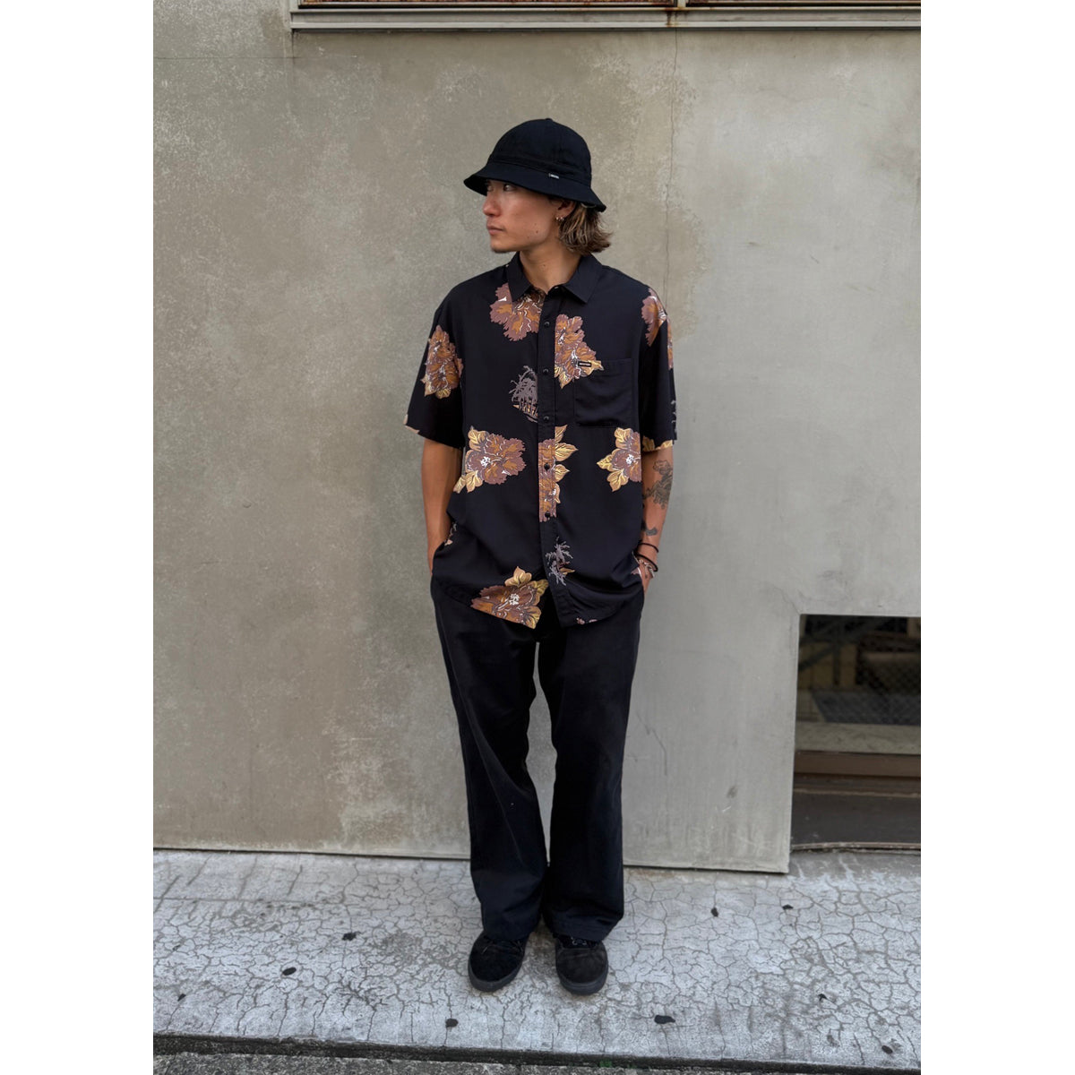 CRU PRINT S/S WVN-WASHED BLACK/CHARCOAL FLORAL