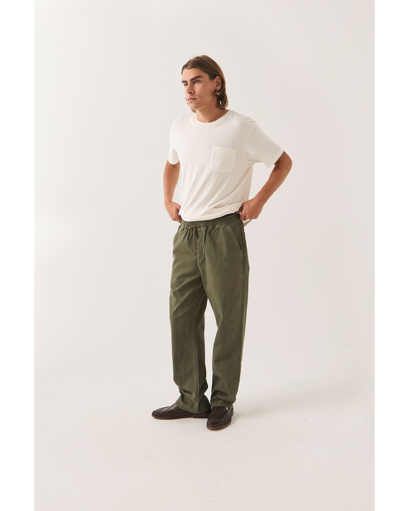 EVERYDAY E-WAIST PANT - DARK OLIVE