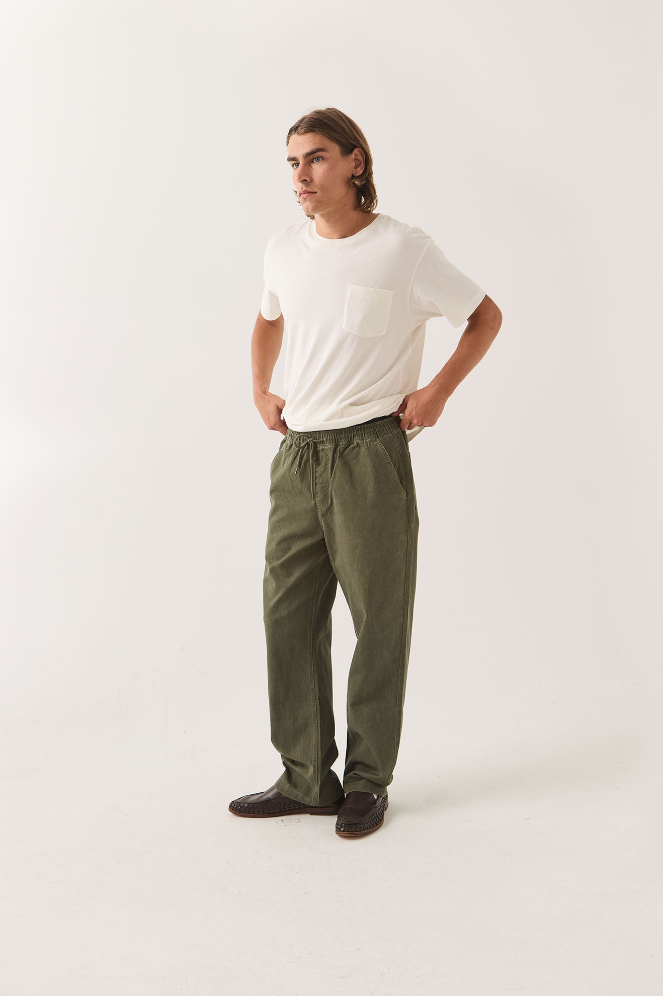 EVERYDAY E-WAIST PANT - DARK OLIVE