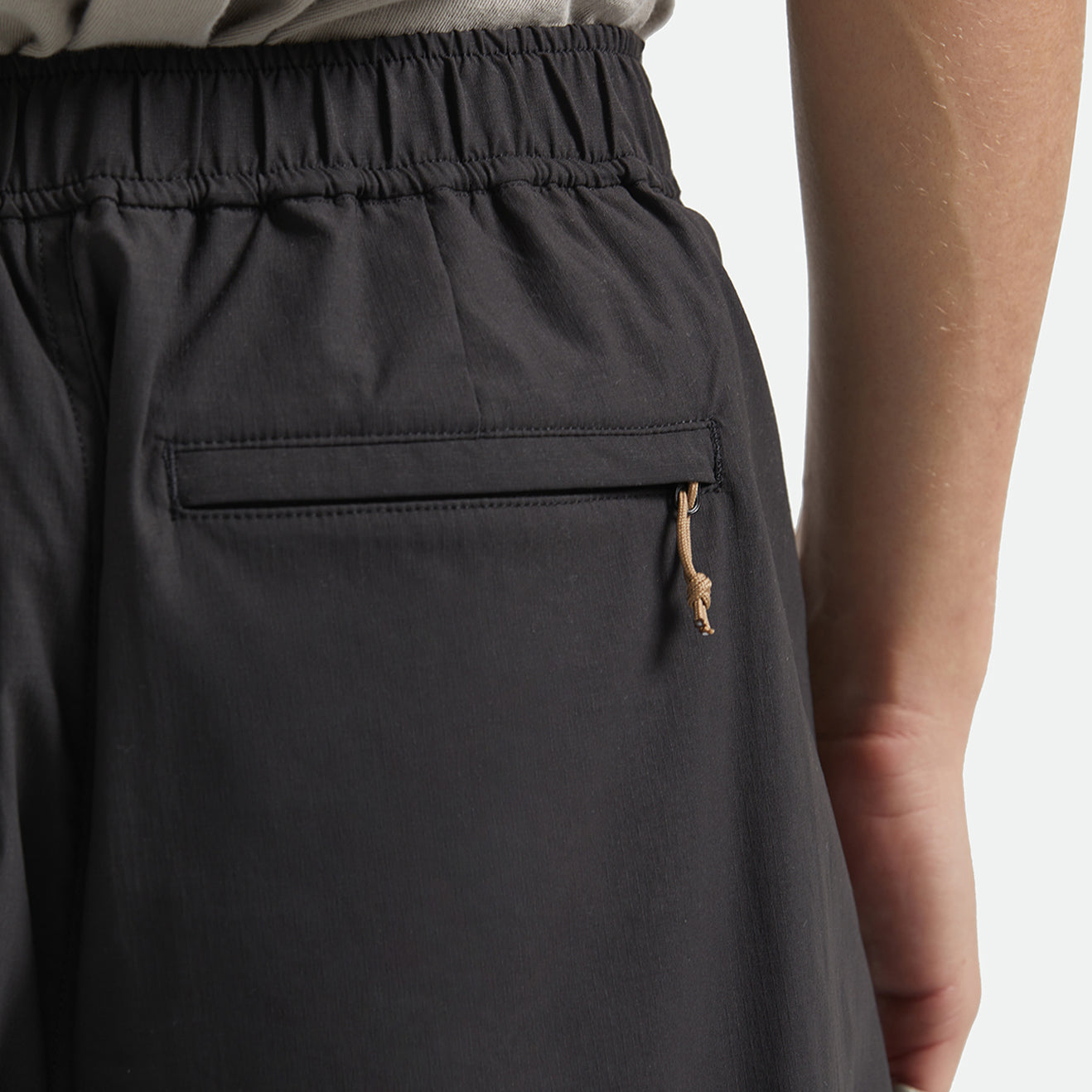 JOURNEY UTILITY SHORT - BLACK