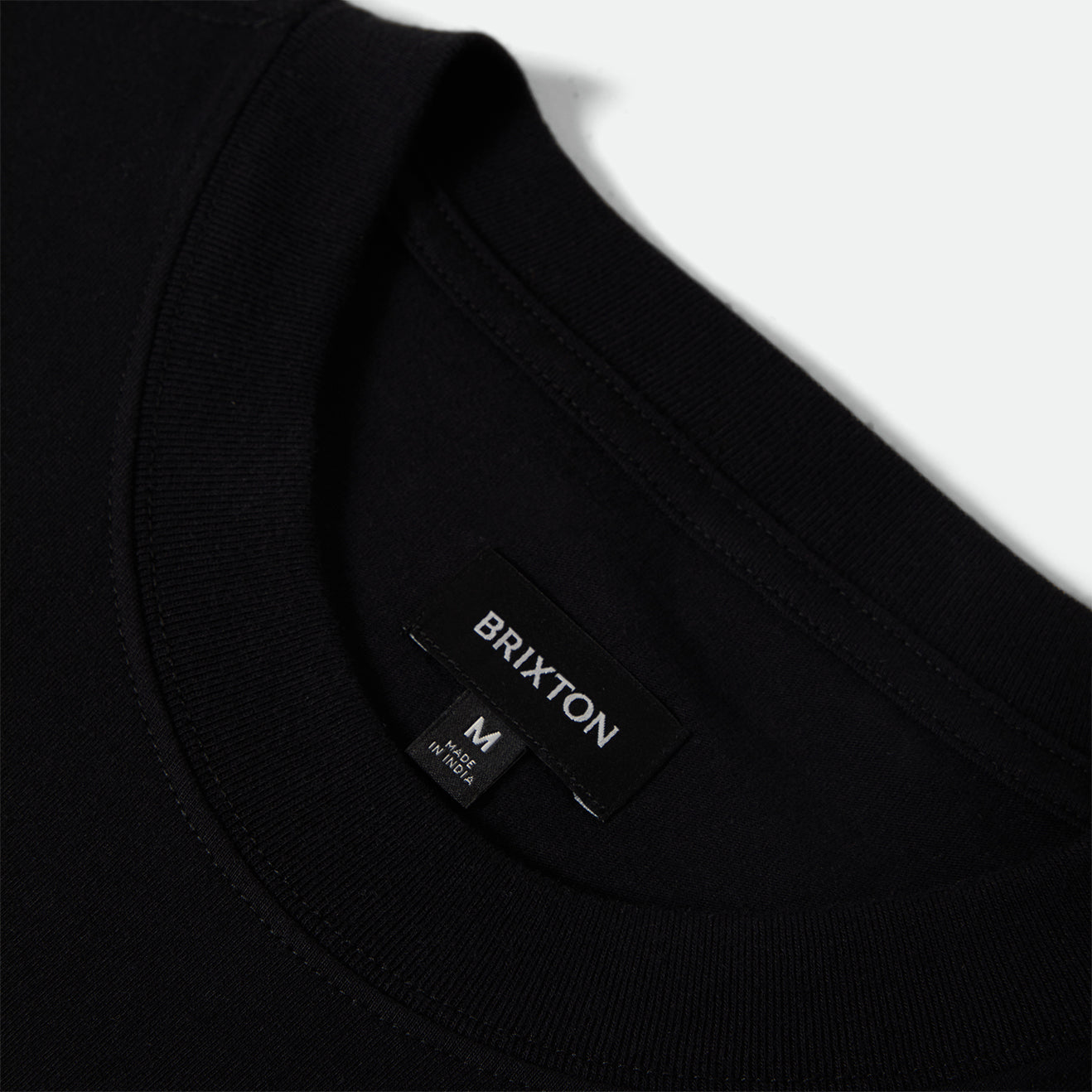 MOLLAR S/S CROPPED TEE - BLACK