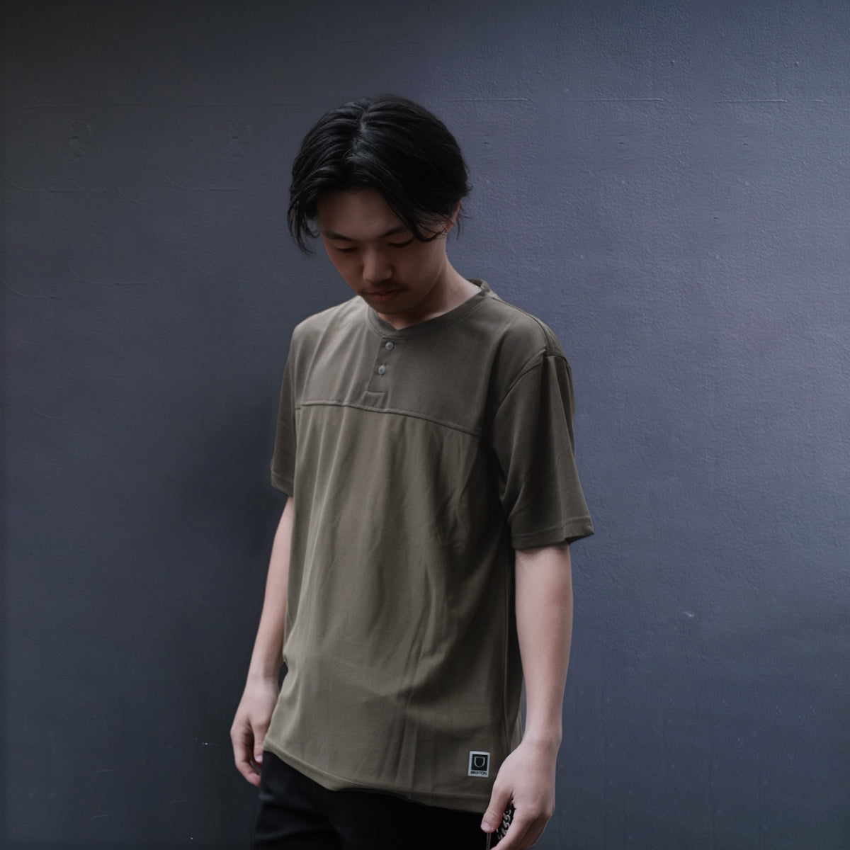 JOURNEY S/S HENLEY - DARK OLIVE