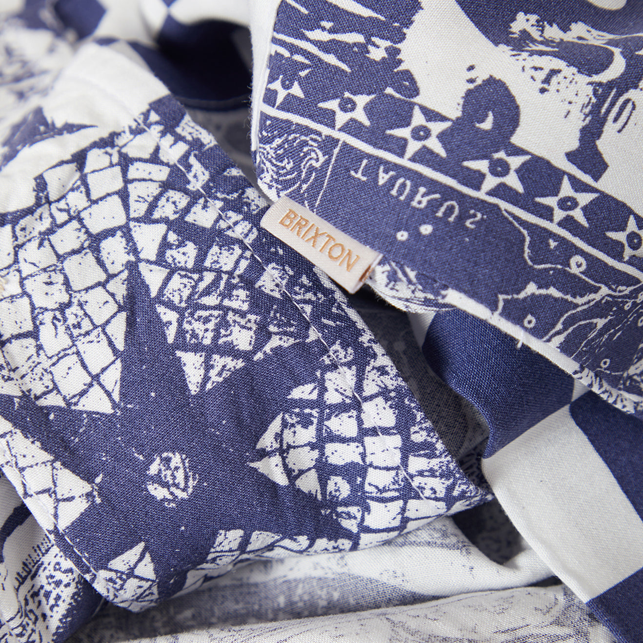 THE OMAR BUTTON DOWN S/S WOVEN - NAVY/WHITE COLLAGE